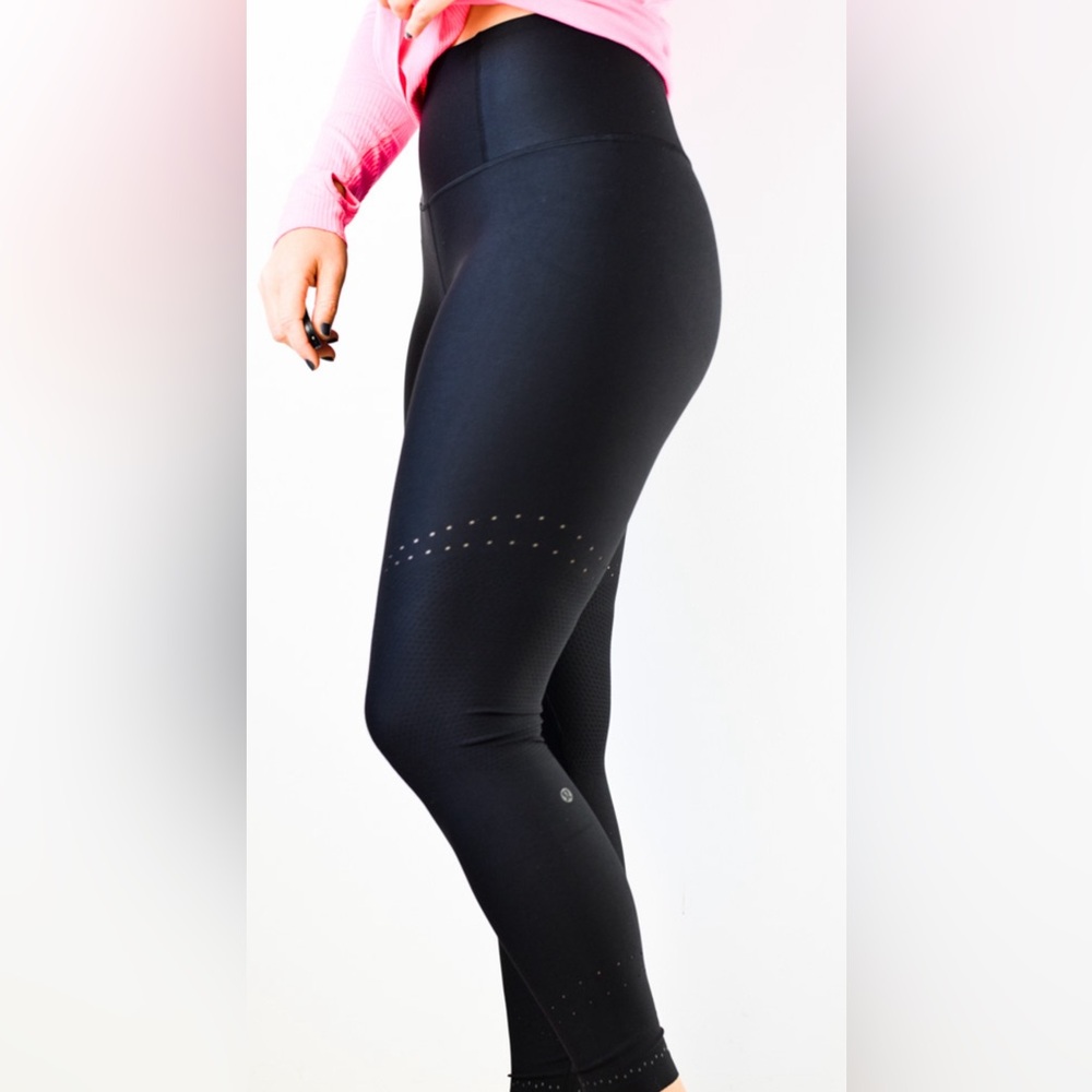 Lululemon Women's Black Zoned in Tight 27" Leggings Size 6 LW5BBNS